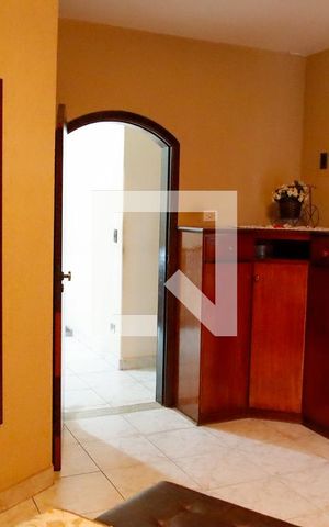 Casa à venda com 475m², 4 quartos e 8 vagas Casa à venda com 475m², 4 quartos e 8 vagasQuarto 2 - Suíte