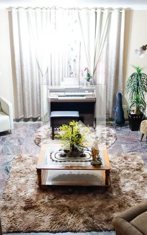 Casa à venda com 475m², 4 quartos e 8 vagas Casa à venda com 475m², 4 quartos e 8 vagassala