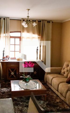 Casa à venda com 475m², 4 quartos e 8 vagas Casa à venda com 475m², 4 quartos e 8 vagassala