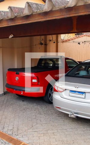 Casa à venda com 475m², 4 quartos e 8 vagas Casa à venda com 475m², 4 quartos e 8 vagasGaragem