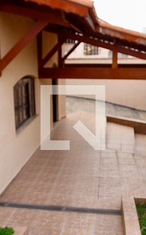 Casa à venda com 475m², 4 quartos e 8 vagas Casa à venda com 475m², 4 quartos e 8 vagasÁrea comum