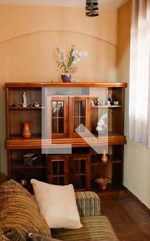 Casa à venda com 475m², 4 quartos e 8 vagas Casa à venda com 475m², 4 quartos e 8 vagasÁrea comum