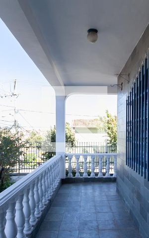 Casa à venda com 250m², 3 quartos e 4 vagas Casa à venda com 250m², 3 quartos e 4 vagasVaranda da Sala