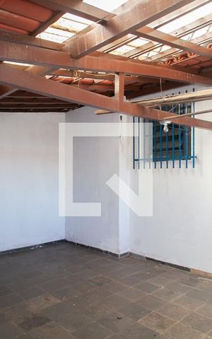 Casa à venda com 250m², 3 quartos e 4 vagas Casa à venda com 250m², 3 quartos e 4 vagasTerraço