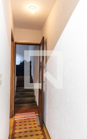 Casa à venda com 300m², 3 quartos e sem vaga Casa à venda com 300m², 3 quartos e sem vagaCorredor