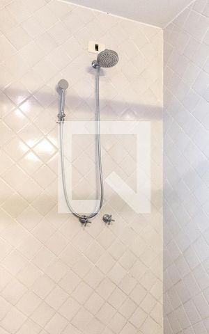 Casa à venda com 300m², 3 quartos e sem vaga Casa à venda com 300m², 3 quartos e sem vagaBanheiro do Corredor