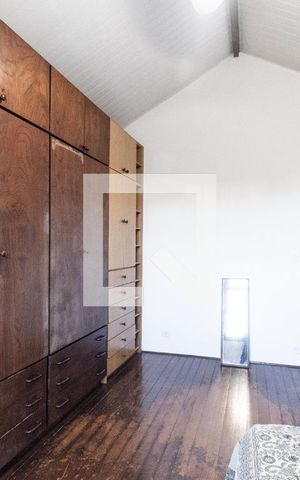 Casa à venda com 300m², 3 quartos e sem vaga Casa à venda com 300m², 3 quartos e sem vagaQuarto 1