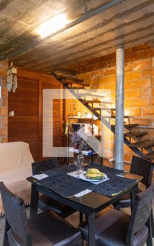 Casa à venda com 300m², 3 quartos e sem vaga Casa à venda com 300m², 3 quartos e sem vagaCozinha