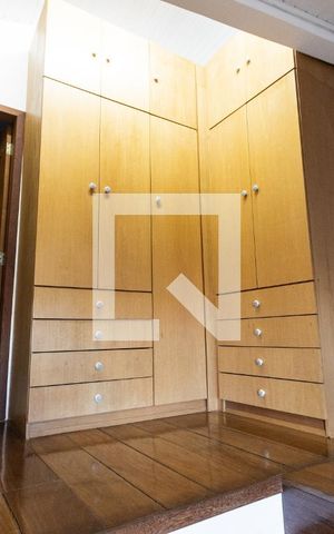 Casa à venda com 300m², 3 quartos e sem vaga Casa à venda com 300m², 3 quartos e sem vagaCloset do Quarto 2 - Suite