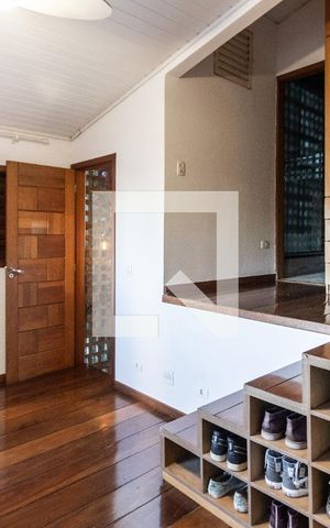 Casa à venda com 300m², 3 quartos e sem vaga Casa à venda com 300m², 3 quartos e sem vagaQuarto 2 - Suite