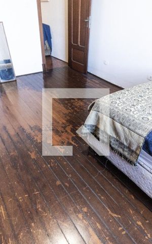 Casa à venda com 300m², 3 quartos e sem vaga Casa à venda com 300m², 3 quartos e sem vagaQuarto 1