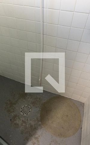 Casa à venda com 300m², 3 quartos e sem vaga Casa à venda com 300m², 3 quartos e sem vagaBanheiro da Área de Serviço