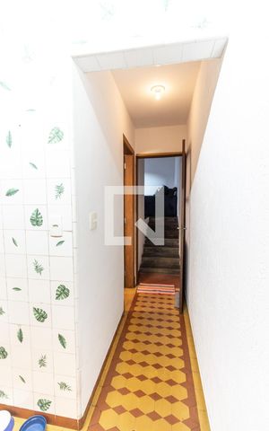 Casa à venda com 300m², 3 quartos e sem vaga Casa à venda com 300m², 3 quartos e sem vagaCorredor