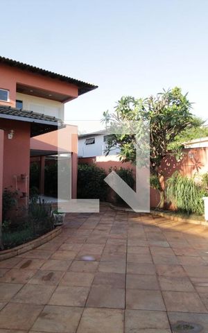 Casa para alugar com 370m², 5 quartos e 4 vagasQuintal
