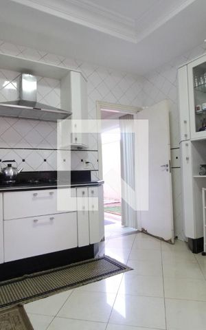 Casa para alugar com 370m², 5 quartos e 4 vagasCozinha