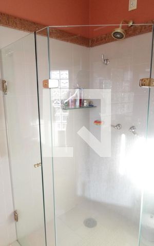 Casa para alugar com 370m², 5 quartos e 4 vagasBanheiro da Suíte 2