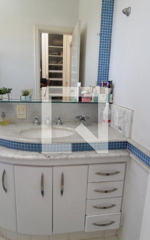 Casa para alugar com 370m², 5 quartos e 4 vagasBanheiro da Suíte 1