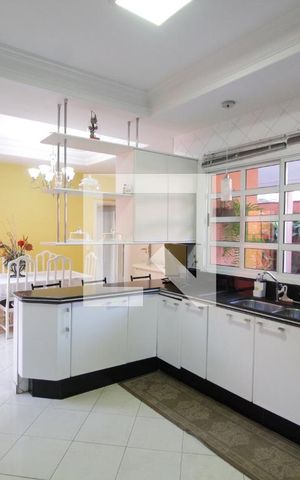 Casa para alugar com 370m², 5 quartos e 4 vagasCozinha