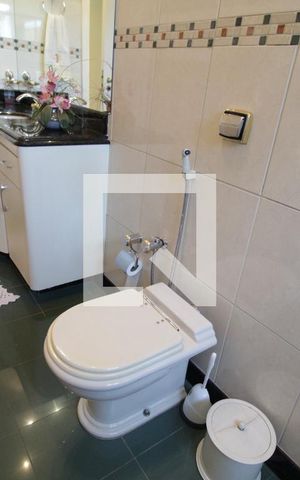 Casa para alugar com 370m², 5 quartos e 4 vagasBanheiro Social