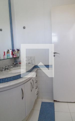 Casa para alugar com 370m², 5 quartos e 4 vagasBanheiro da Suíte 1