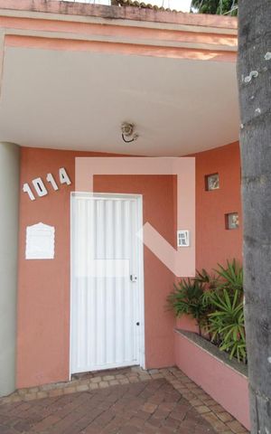 Casa para alugar com 370m², 5 quartos e 4 vagasFachada
