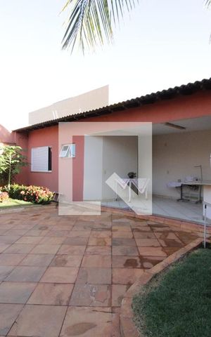 Casa para alugar com 370m², 5 quartos e 4 vagasQuintal