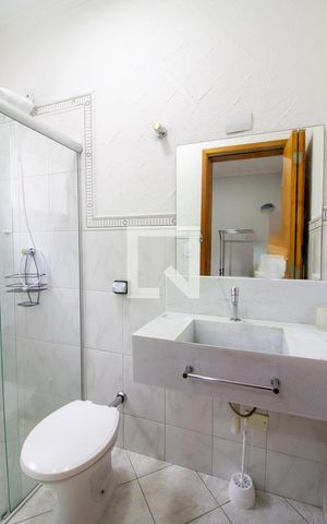 Casa à venda com 257m², 3 quartos e 3 vagas Casa à venda com 257m², 3 quartos e 3 vagasBanheiro da Suíte 2