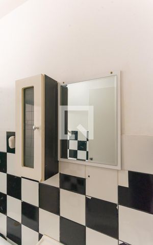 Apartamento à venda com 48m², 2 quartos e 1 vaga Apartamento à venda com 48m², 2 quartos e 1 vagaBanheiro