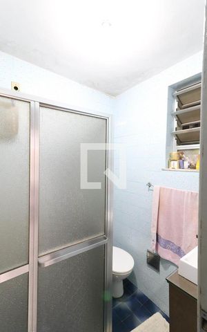 Casa à venda com 45m², 2 quartos e 1 vaga Casa à venda com 45m², 2 quartos e 1 vagaBanheiro