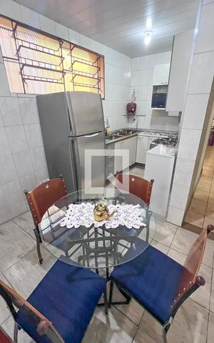 Casa à venda com 190m², 3 quartos e 2 vagas Casa à venda com 190m², 3 quartos e 2 vagasCozinha