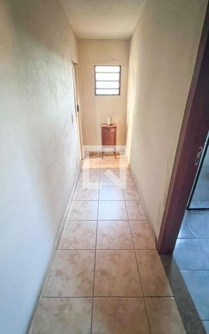 Casa à venda com 190m², 3 quartos e 2 vagas Casa à venda com 190m², 3 quartos e 2 vagasCorredor