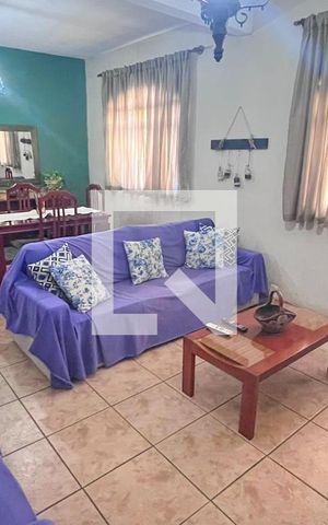 Casa à venda com 190m², 3 quartos e 2 vagas Casa à venda com 190m², 3 quartos e 2 vagasSala