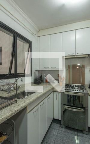 Apartamento para alugar com 117m², 3 quartos e 2 vagas Apartamento para alugar com 117m², 3 quartos e 2 vagasCozinha