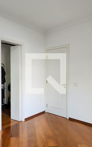 Casa de condomínio para alugar com 700m², 4 quartos e 6 vagas Casa de condomínio para alugar com 700m², 4 quartos e 6 vagas Suíte 2