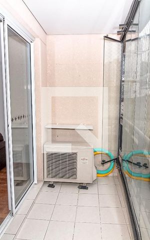 Apartamento para alugar com 59m², 2 quartos e 1 vaga Apartamento para alugar com 59m², 2 quartos e 1 vagaVaranda