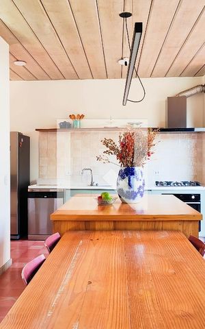 Casa à venda com 160m², 3 quartos e 2 vagas Casa à venda com 160m², 3 quartos e 2 vagasCozinha