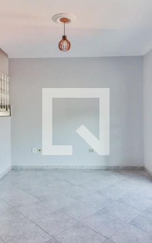Casa para alugar com 210m², 4 quartos e 1 vaga Casa para alugar com 210m², 4 quartos e 1 vagaSala