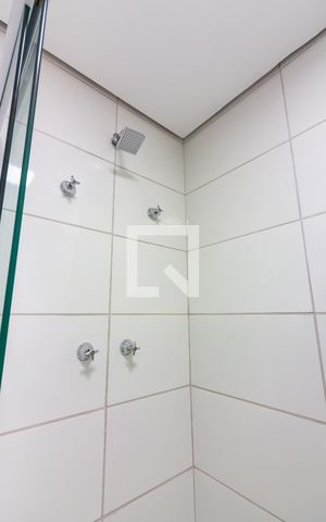 Apartamento para alugar com 46m², 2 quartos e 1 vaga Apartamento para alugar com 46m², 2 quartos e 1 vagaBanheiro