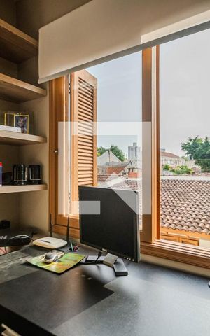 Casa à venda com 230m², 4 quartos e 4 vagas Casa à venda com 230m², 4 quartos e 4 vagasSuíte
