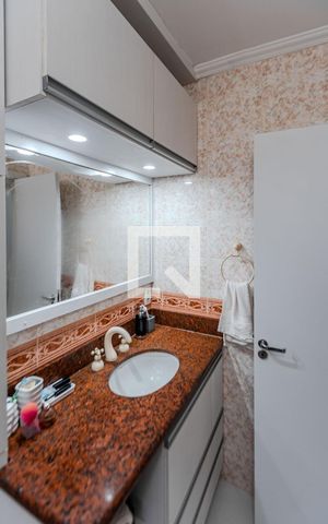 Casa à venda com 230m², 4 quartos e 4 vagas Casa à venda com 230m², 4 quartos e 4 vagasBanheiro