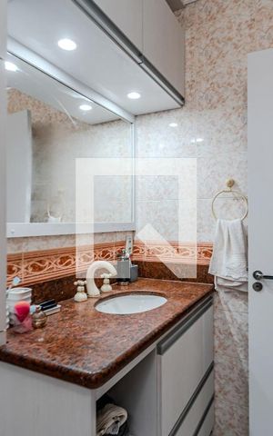 Casa à venda com 230m², 4 quartos e 4 vagas Casa à venda com 230m², 4 quartos e 4 vagasBanheiro