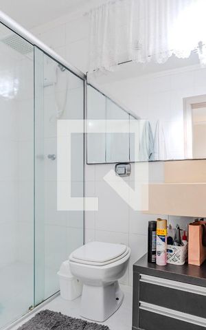Casa à venda com 230m², 4 quartos e 4 vagas Casa à venda com 230m², 4 quartos e 4 vagasSuíte