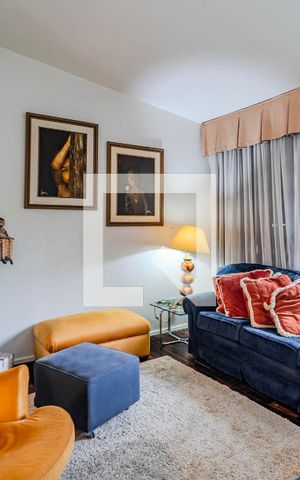 Casa à venda com 230m², 4 quartos e 4 vagas Casa à venda com 230m², 4 quartos e 4 vagasSala