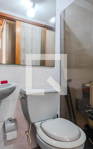 Casa à venda com 230m², 4 quartos e 4 vagas Casa à venda com 230m², 4 quartos e 4 vagasÁrea de Serviço