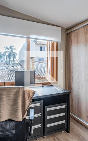 Casa à venda com 230m², 4 quartos e 4 vagas Casa à venda com 230m², 4 quartos e 4 vagasSuíte