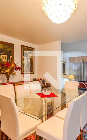 Casa à venda com 230m², 4 quartos e 4 vagas Casa à venda com 230m², 4 quartos e 4 vagasSala
