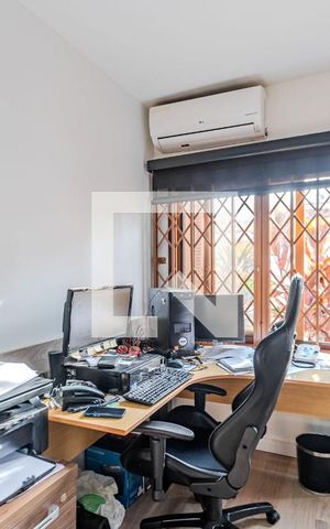 Casa à venda com 230m², 4 quartos e 4 vagas Casa à venda com 230m², 4 quartos e 4 vagasQuarto 1