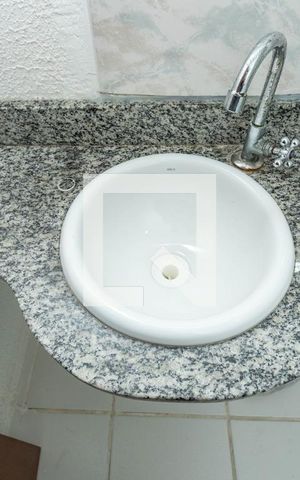 Apartamento para alugar com 44m², 2 quartos e 1 vaga Apartamento para alugar com 44m², 2 quartos e 1 vagaBanheiro