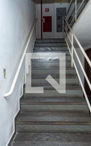 Apartamento para alugar com 44m², 2 quartos e 1 vaga Apartamento para alugar com 44m², 2 quartos e 1 vagaEscada de entrada