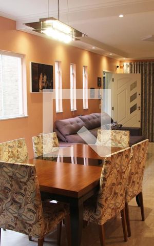 Casa à venda com 150m², 3 quartos e 2 vagasSala
